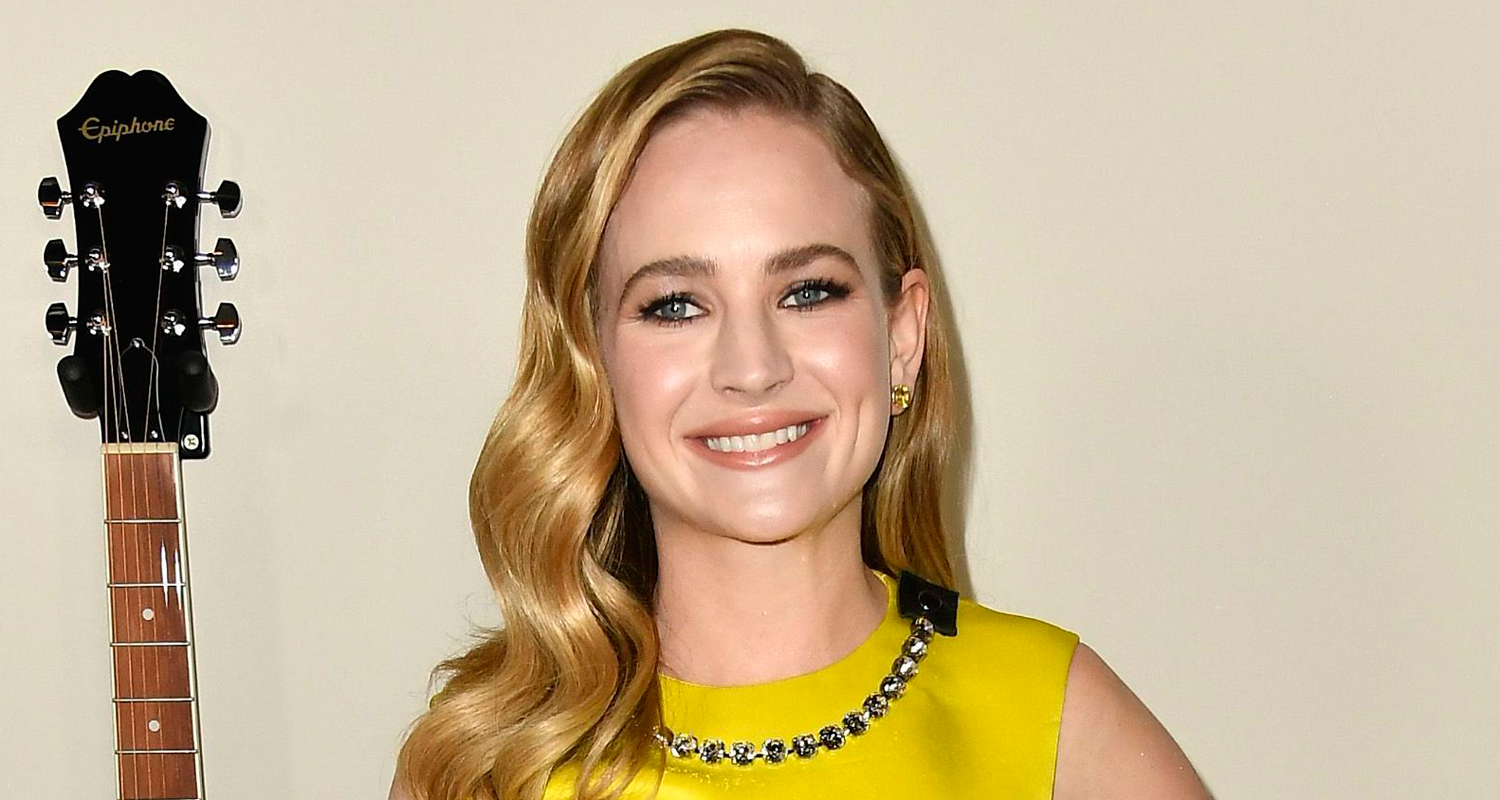 Britt Robertson Gets Engaged To Paul Floyd – See the Ring & Proposal!