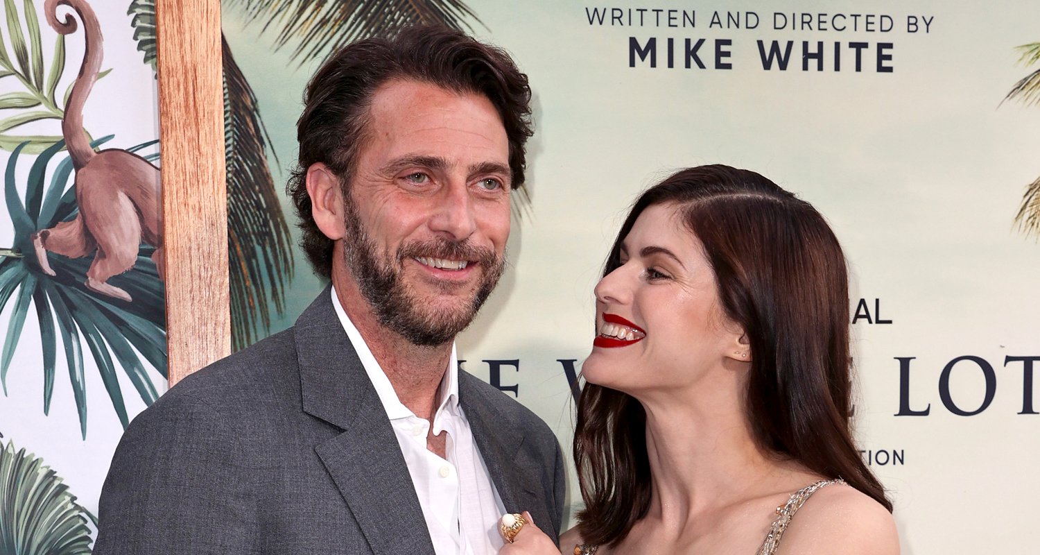 Alexandra Daddario & Andrew Form Wed In New Orleans Ceremony!