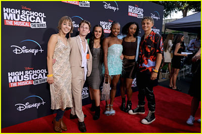 Dancers at the HSMTMTS season 3 premiere