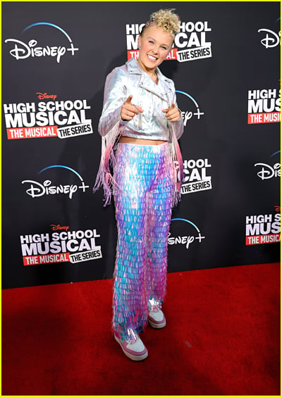 JoJo Siwa at the HSMTMTS season 3 premiere