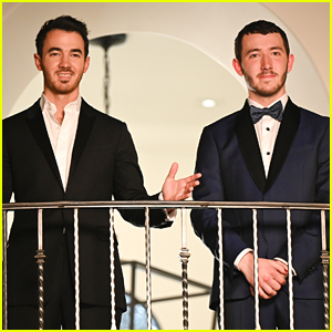 Kevin & Frankie Jonas Were In the Dark About Contestants' Identities on 'Claim to Fame'