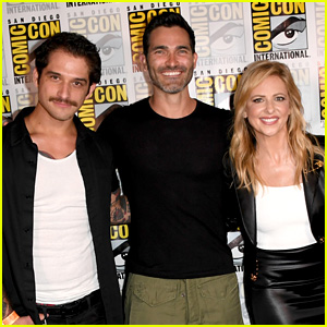 Tyler Posey & Tyler Hoechlin Welcome Sarah Michelle Gellar to the 'Teen Wolf' Family at Comic-Con