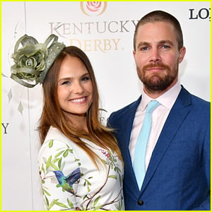 Stephen Amell & Wife Cassandra Jean Support the L.A. Rams!: Photo