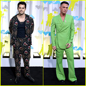 Dylan O'Brien & Colton Haynes are 'Teen Wolf' Studs at MTV VMAs 2022