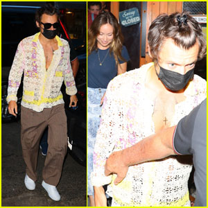 Harry Styles & Girlfriend Olivia Wilde Step Out for Pizza in NYC