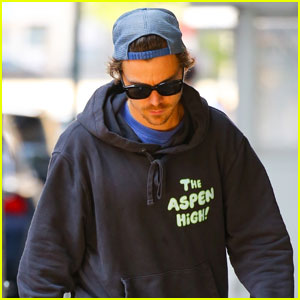 Harry Styles Spends the Day with Friends Ahead of His 'Love On' Concert in NYC