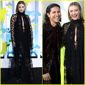 'Look Both Ways' Co-Stars Lili Reinhart & Danny Ramirez Share a Laugh at MTV VMAs 2022