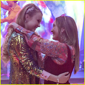JoJo Siwa Says She Bonded With 'High School Musical' Co-Star Saylor Bell Right Away