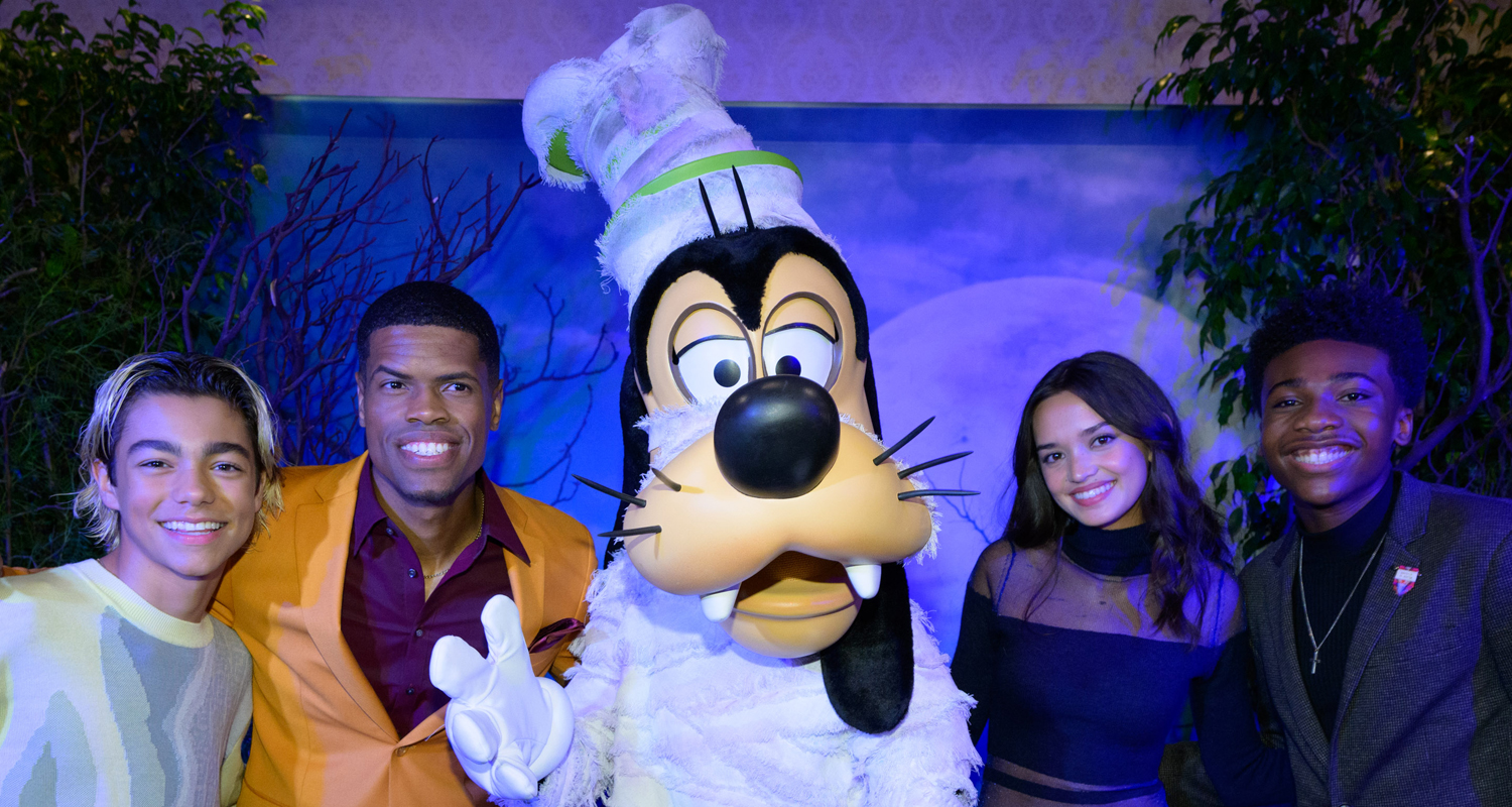Goofy Joins the Cast of ‘Under Wraps 2’ at the Movie’s Premiere at Disneyland!