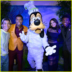 Goofy Joins the Cast of 'Under Wraps 2' at the Movie's Premiere at Disneyland!