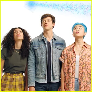 Zombies 3′ The Lost Song Version Brings New Song 'What Is This Feeling' –  Watch!, Ariel Martin, Carla Jeffery, Chandler Kinney, Meg Donnelly, Music,  Music Video, Terry Hu, Zombies