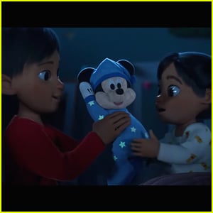 https://cdn.justjaredjr.com/wp-content/uploads/headlines/2022/11/disney-launches-2022-toys-for-tots-drive-with-new-short-film-the-gift.jpg