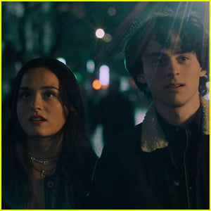 Chase Sui Wonders & Wyatt Oleff's 'City on Fire' Series Adaptation Gets Premiere Date