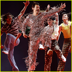 Harry Styles Dances It Out to 'As It Was' for Grammys 2023 Performance - Watch Now!