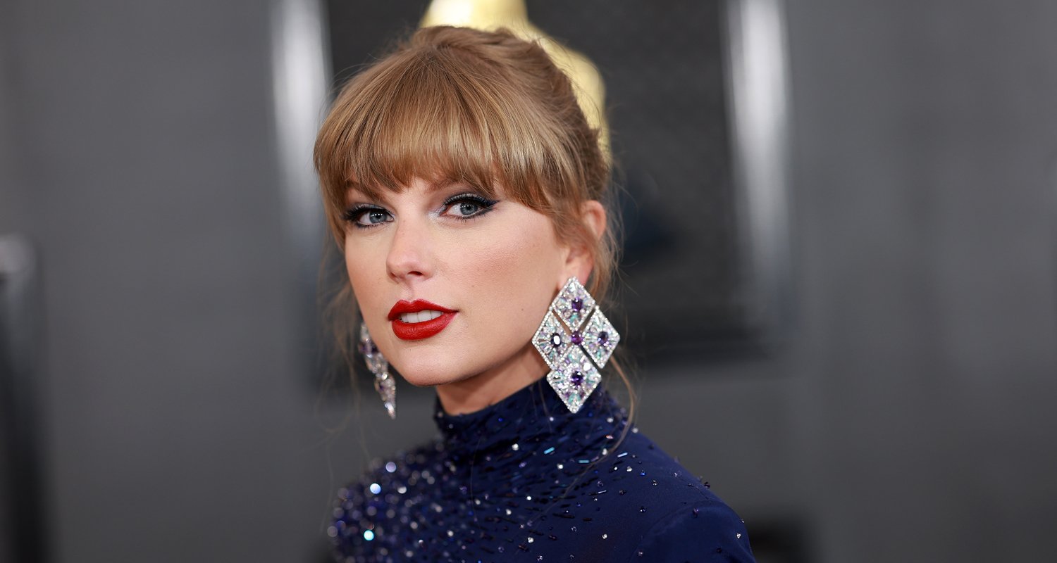 Taylor Swift Arrives at Grammys 2023 Already a Winner! 2023 Grammys