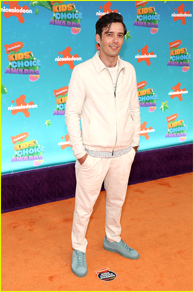 Matthew Underwood on the Kids' Choice Awards Orange Carpet