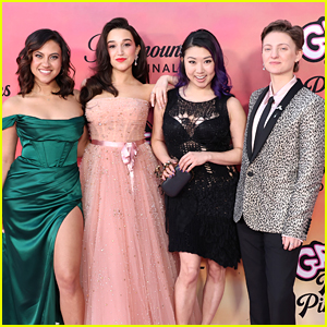 New Pink Ladies & OG 'Grease' Stars Attend 'Grease: Rise of the Pink Ladies' Premiere