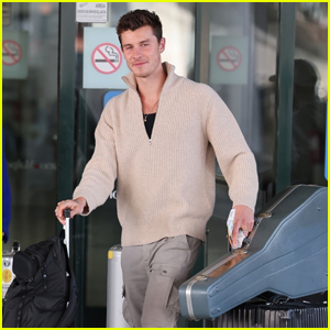Shawn Mendes Lands in Italy with His Guitar in Hand