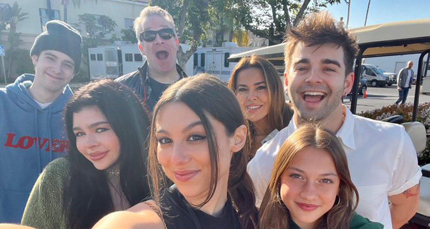 'The Thundermans' Cast Reunites for First Day on movie 'The