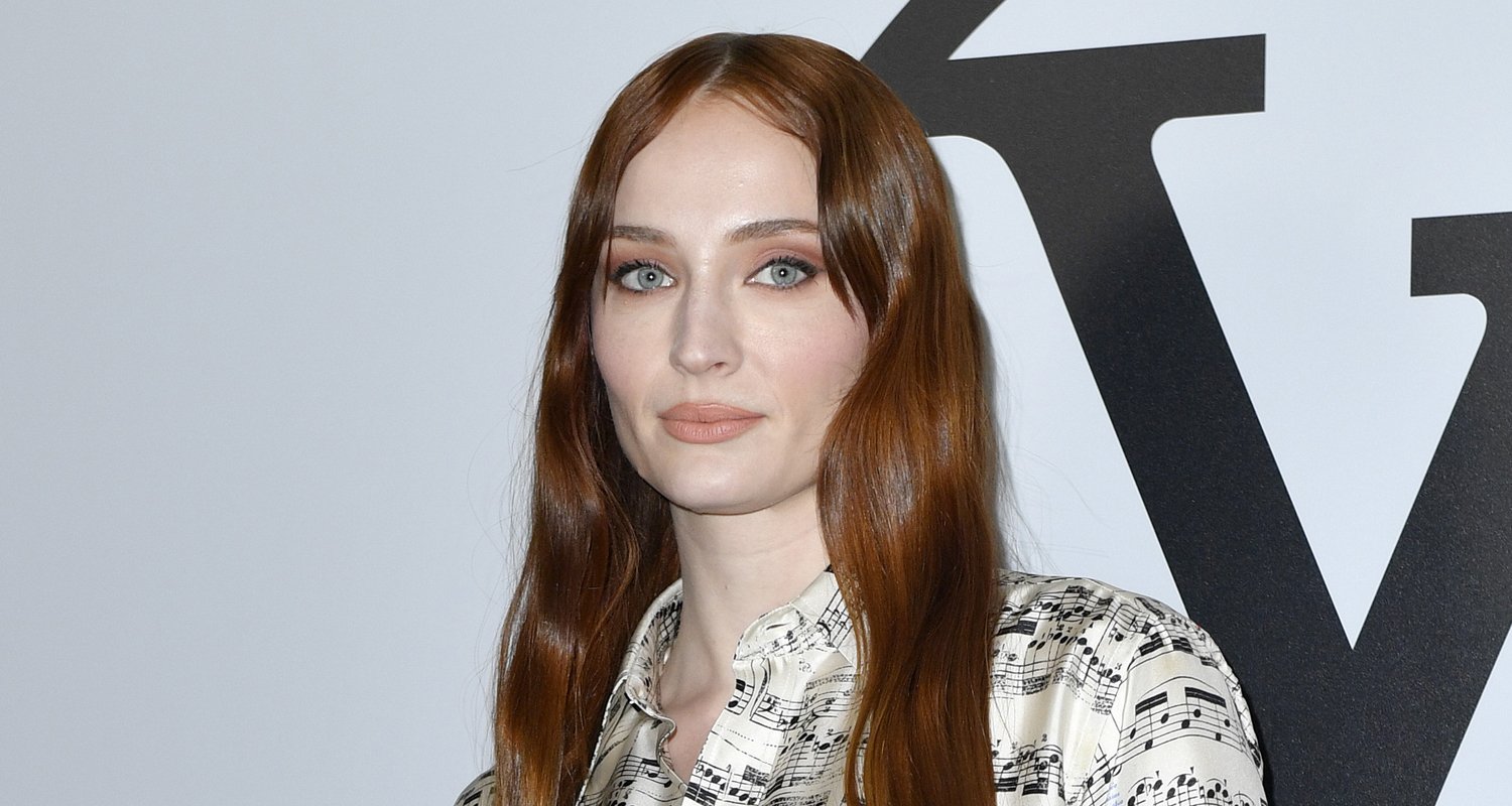 First Look at Sophie Turner In New Limited Series ‘Joan’ Revealed, Will Premiere on The CW in the US