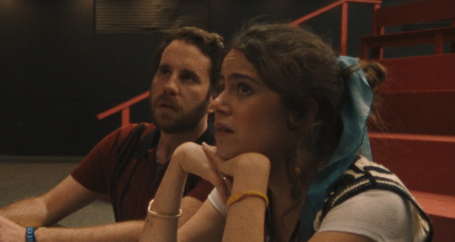 Ben Platt & Molly Gordon Hold Auditions in ‘Theater Camp’ Trailer – Watch Now!