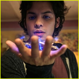 DC Boss Teases Xolo Maridueña's Future as Blue Beetle in DCU