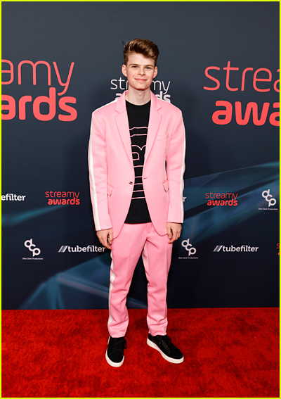 Merrick Hanna on the red carpet at the 2023 Streamy Awards