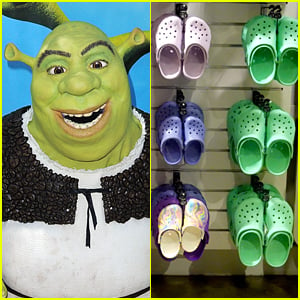 Crocs Shrek em Oferta