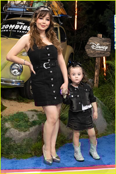 stars at the zombies 4 premiere